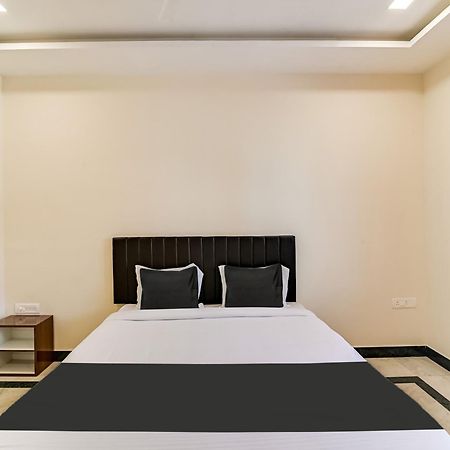 ולורה Hotel O Rj Royal Inn מראה חיצוני תמונה