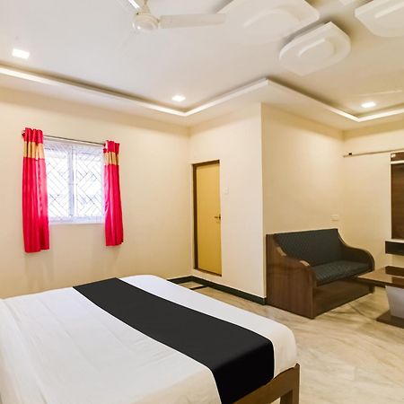 ולורה Hotel O Rj Royal Inn מראה חיצוני תמונה