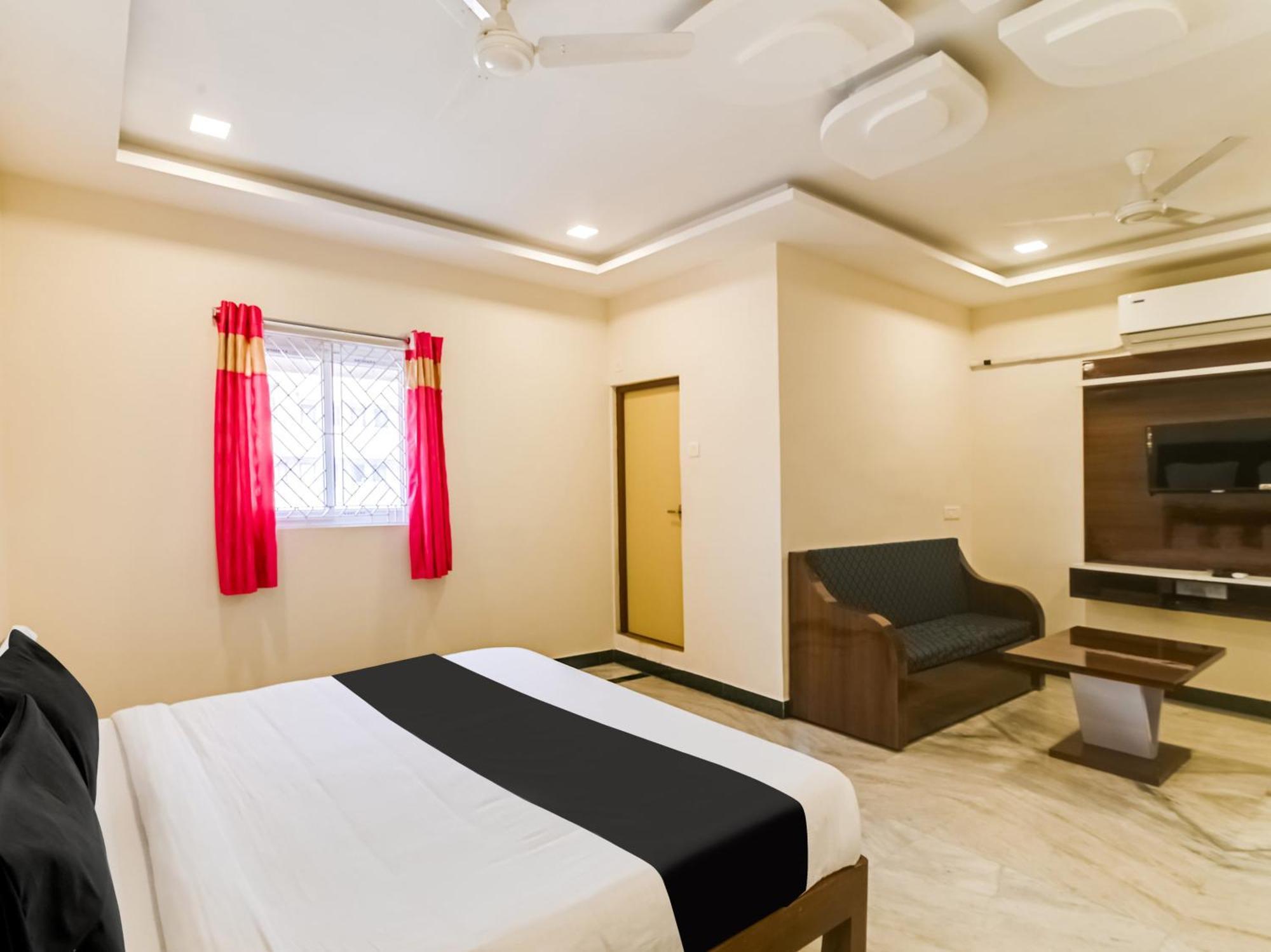 ולורה Hotel O Rj Royal Inn מראה חיצוני תמונה